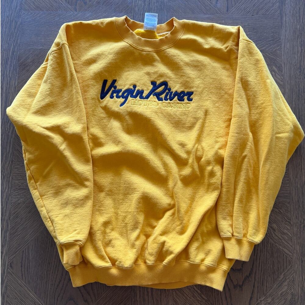 Virgin River Hotel Casino Yellow Embroidered Crewneck Sz L